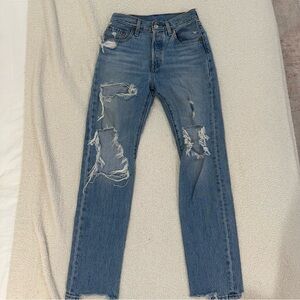 Levi’s 501 distressed 25x30
